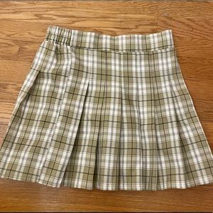 Adorable Green & White Tennis Skirt W/ Elastic Waist